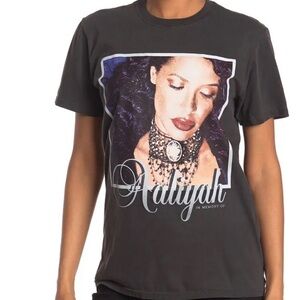 AALIYAH Graphic T-Shirt
MERCH TRAFFIC